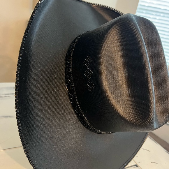 Custom canvas, cowboy hat with rhinestones size medium. Fits 6 7/8 -7 1/8 - Picture 3 of 4